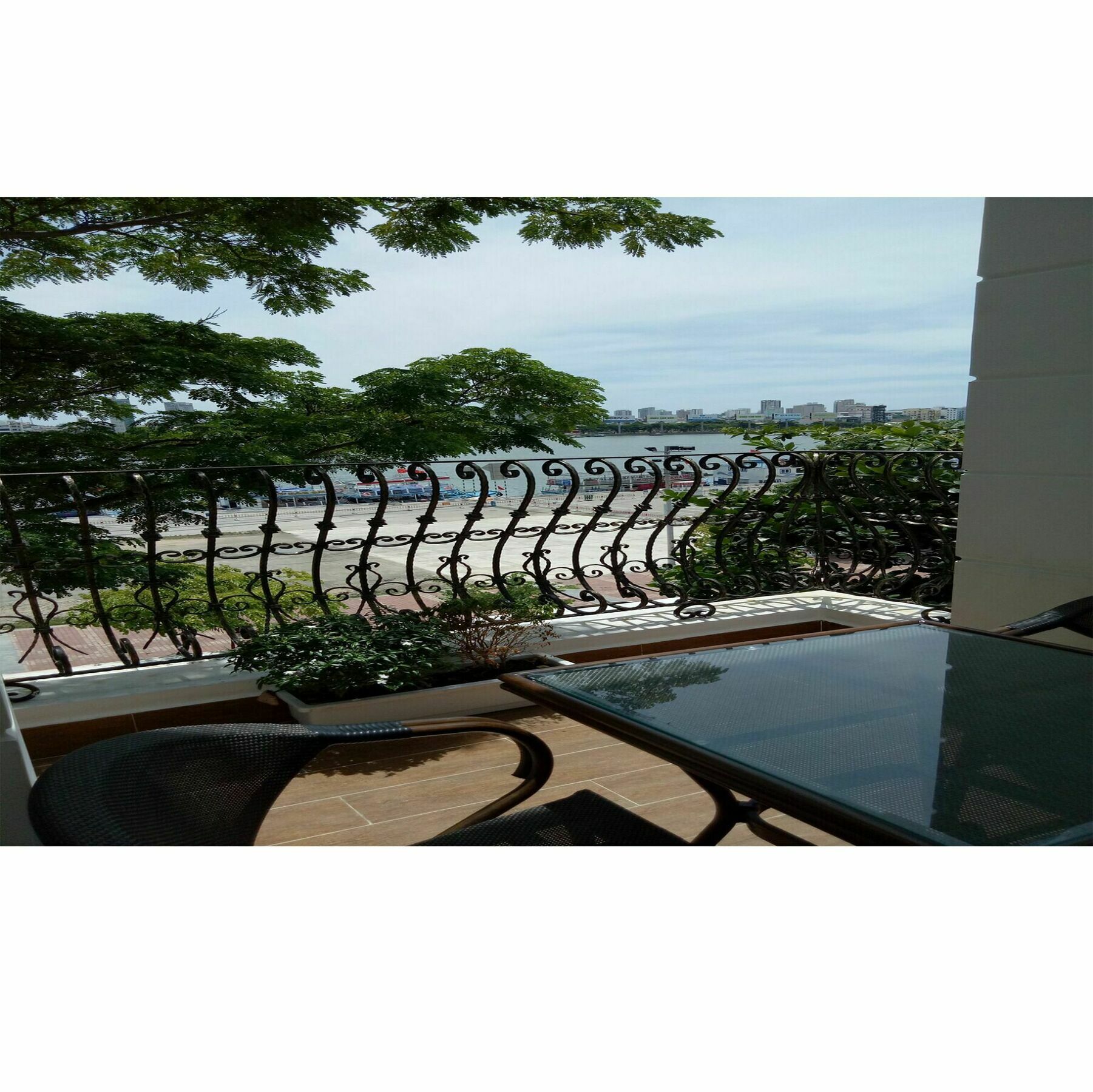 Di Lusso Boutique Hotel Riverside Danang Exterior photo